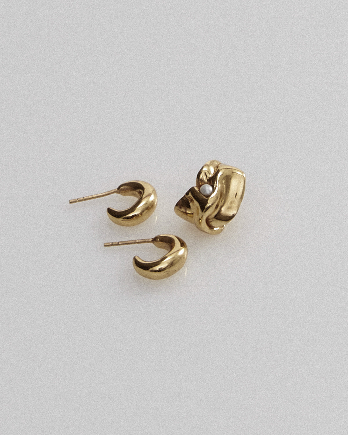 Wabi ear cuff, gold