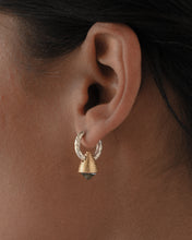 Load image into Gallery viewer, Shrine petite earrings golden