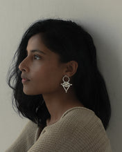 Load image into Gallery viewer, Dune earrings