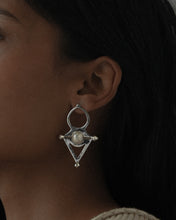 Load image into Gallery viewer, Dune earrings