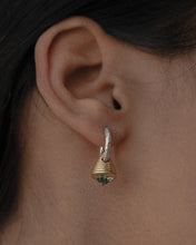 Load image into Gallery viewer, Shrine petite earrings golden