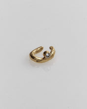 Load image into Gallery viewer, Yin petite cuff golden