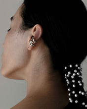 Load image into Gallery viewer, Yoni cuffs silver