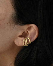 Load image into Gallery viewer, Yoni cuffs golden