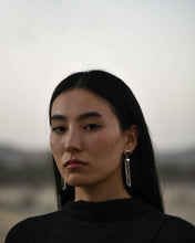 Load image into Gallery viewer, Lava onyx earrings