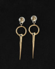 Load image into Gallery viewer, Magus mixed earrings