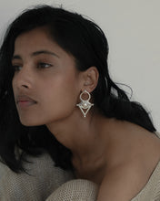 Load image into Gallery viewer, Dune earrings