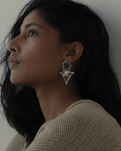 Load image into Gallery viewer, Dune earrings