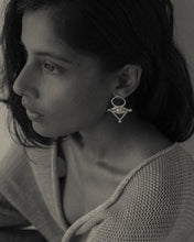 Load image into Gallery viewer, Dune earrings