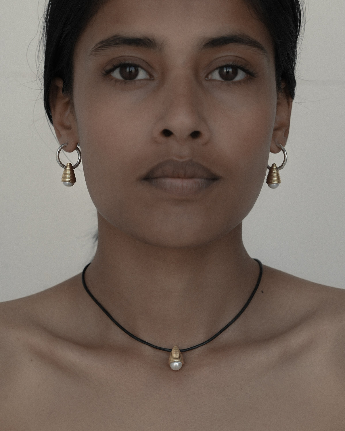 Shrine necklace, gold