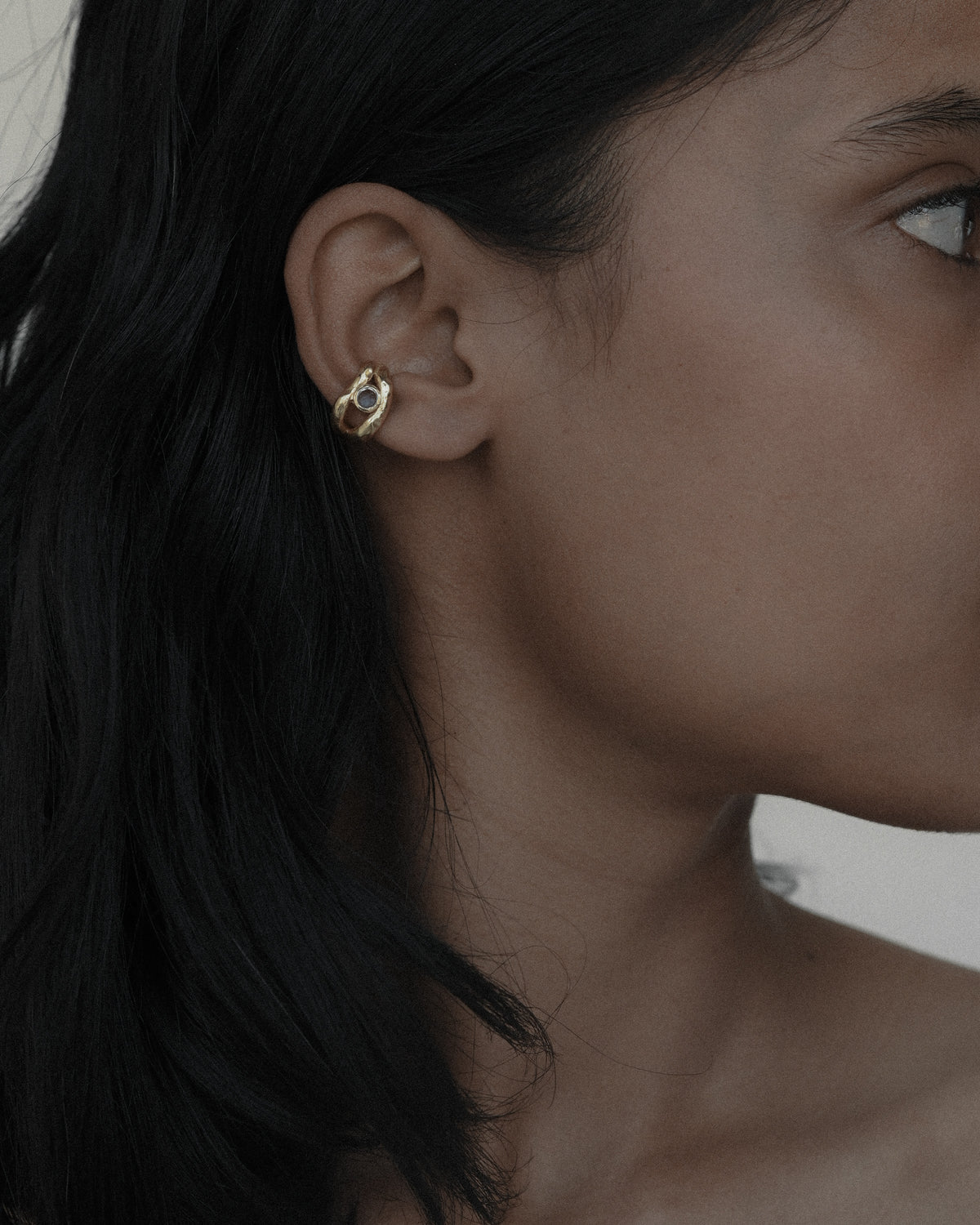 Yin ear cuff, grande, gold