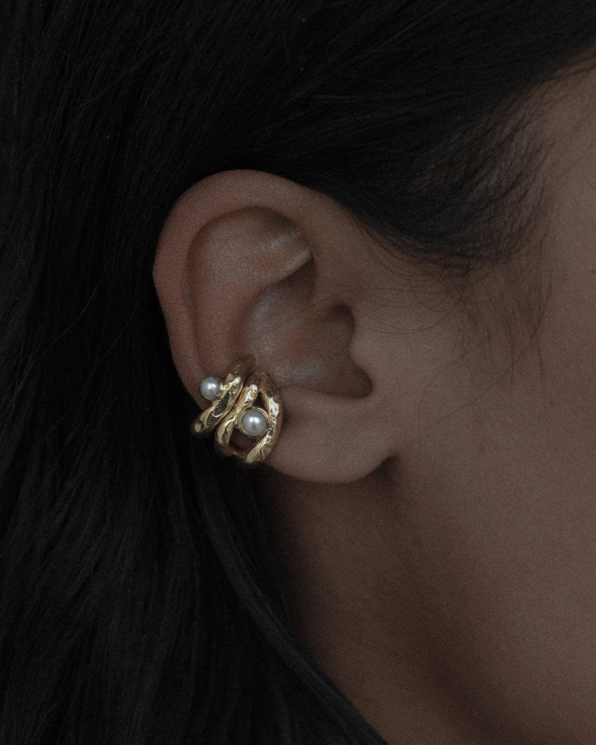 Yin ear cuff, grande, gold