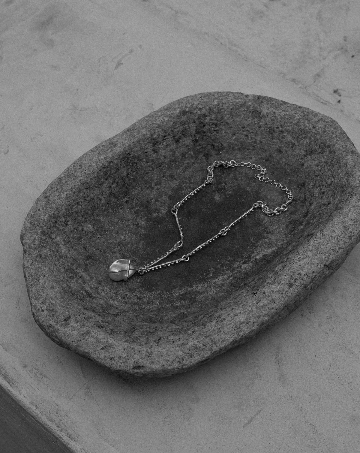 Pearl choker