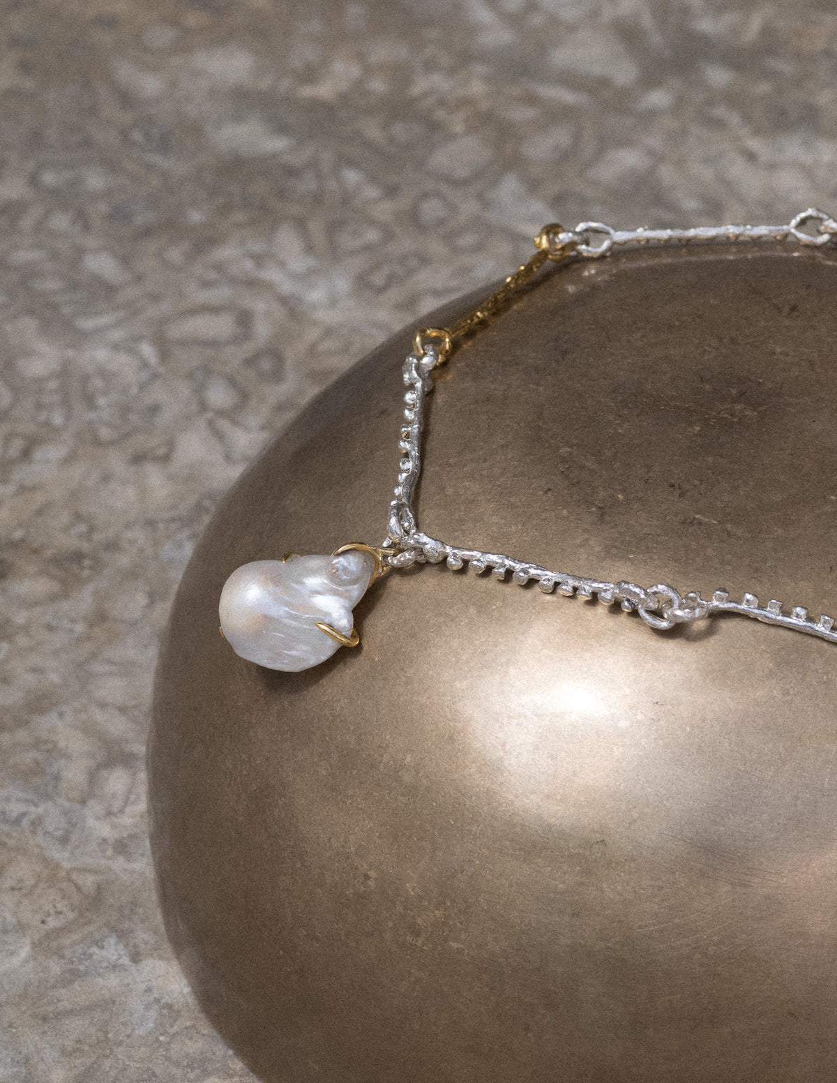 Pearl choker