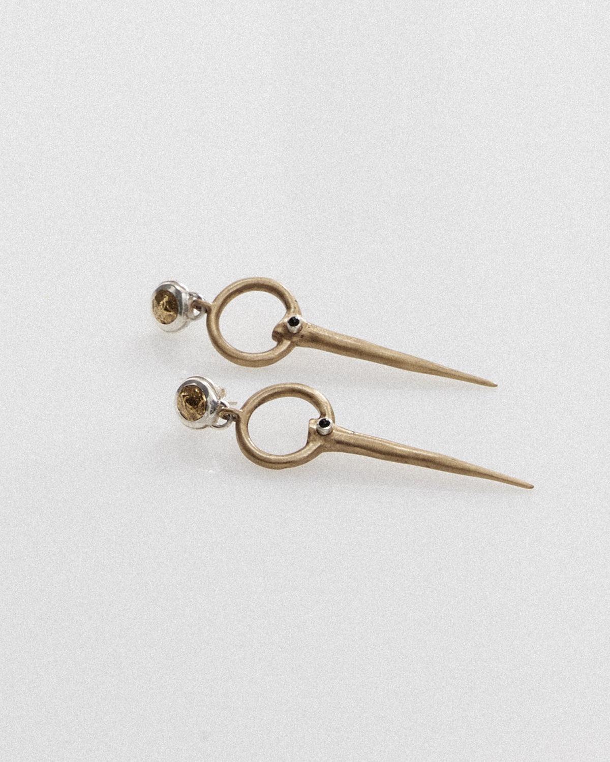 Magus earrings, mixed