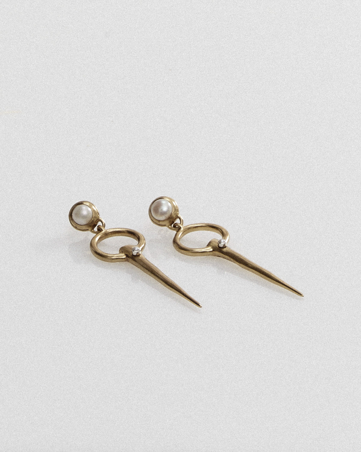 Magus earrings, pearl