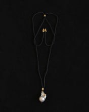 Load image into Gallery viewer, Drop pearl pendant