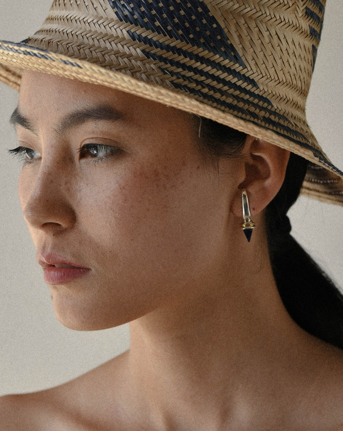 Gizza stud earrings